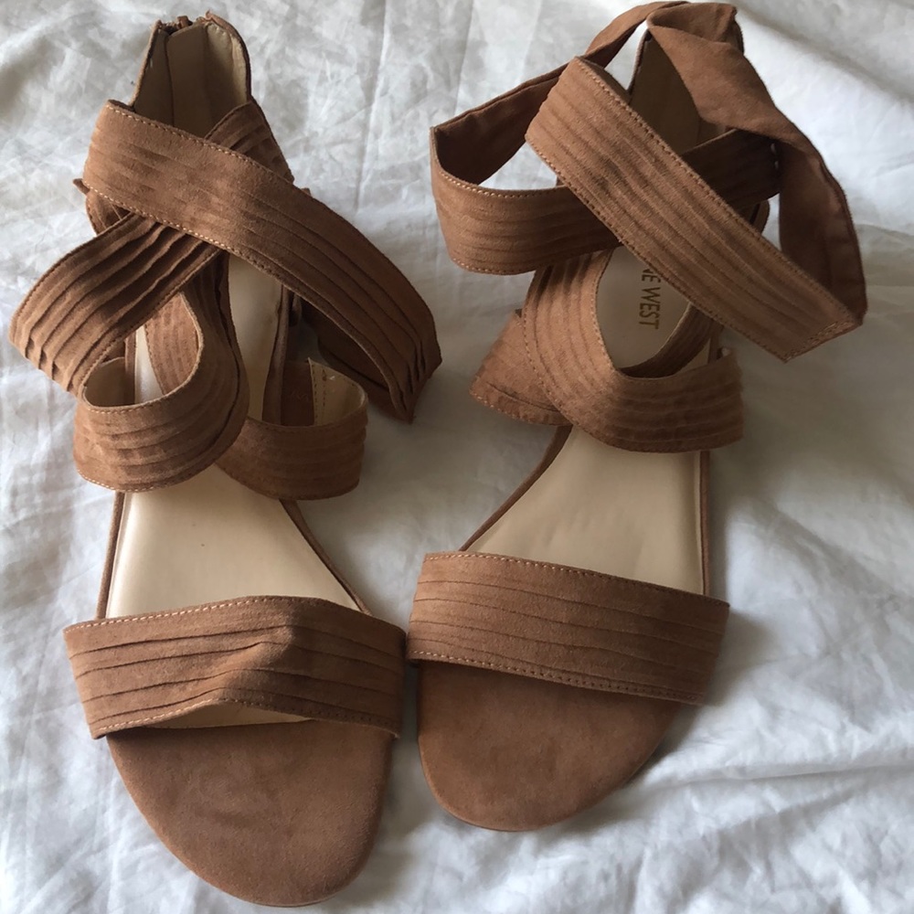 Nine West velvet, wrap around Sandal Sz 9 1/2